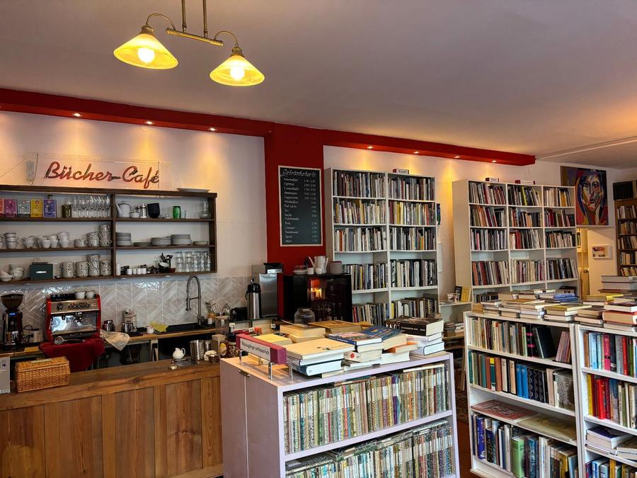 Hennwack community space